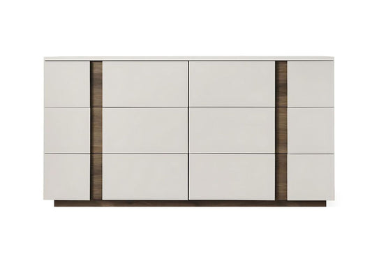 Romina Dresser