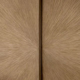 Dresser Lazarro
Washed oak veneer | carved oak veneer front