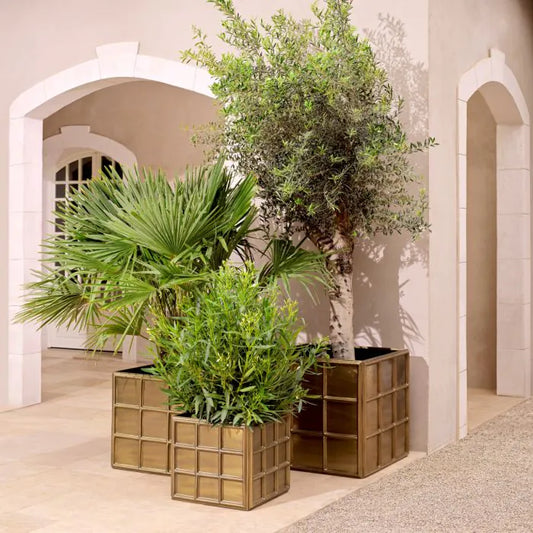 Planter Grid L
Vintage brass finish