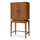 Bar Cabinet Borchard
Caramel oak veneer | woven rattan | bronze finish