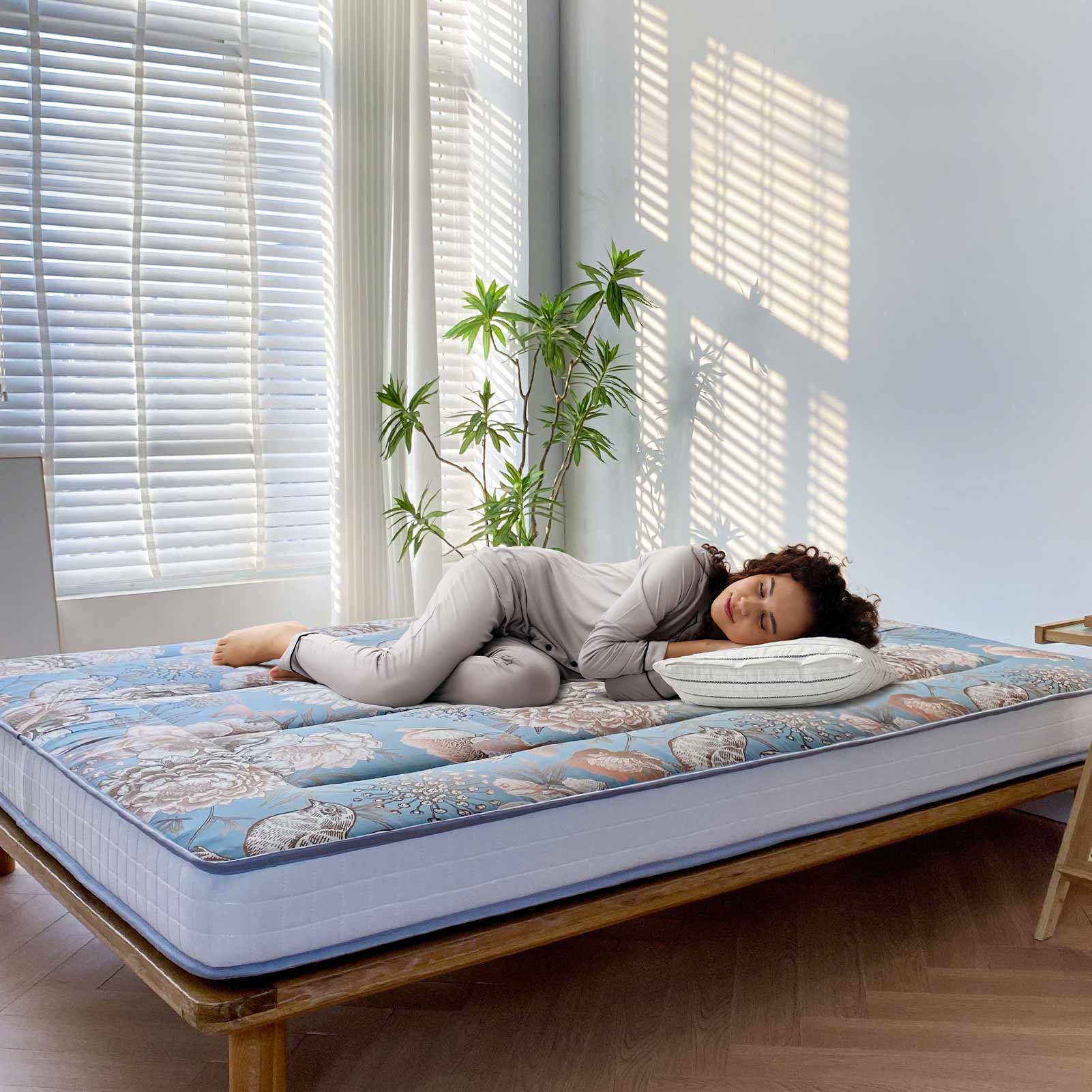 MAXYOYO Padded Japanese Floor Mattress,  Floral Printed Futon Mattress Folding Sleeping Pad