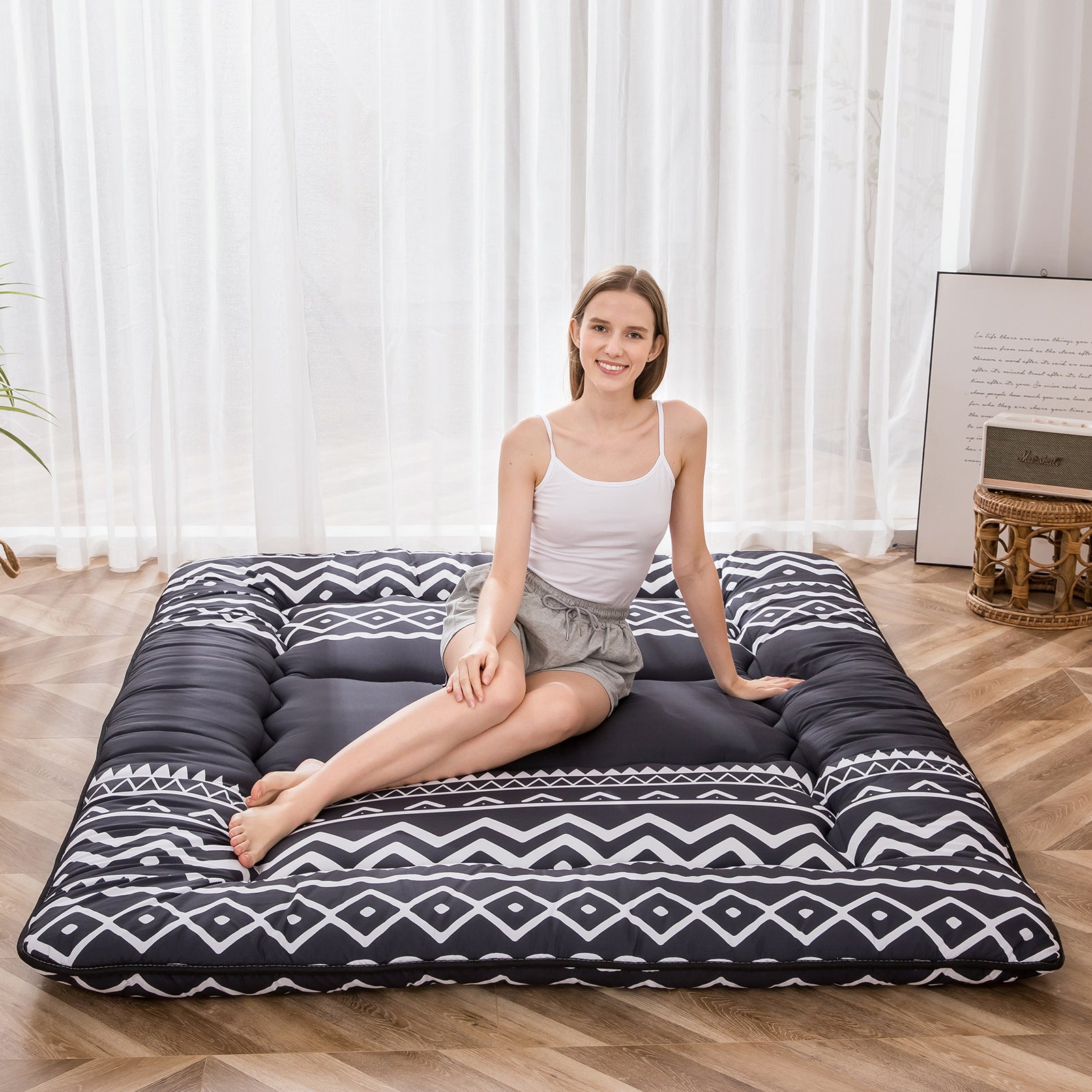 MAXYOYO Floor Mattress, Black Line Printed Futon Mattress,Easy-To-Clean Futon Mattress