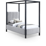 Kelly - Bed