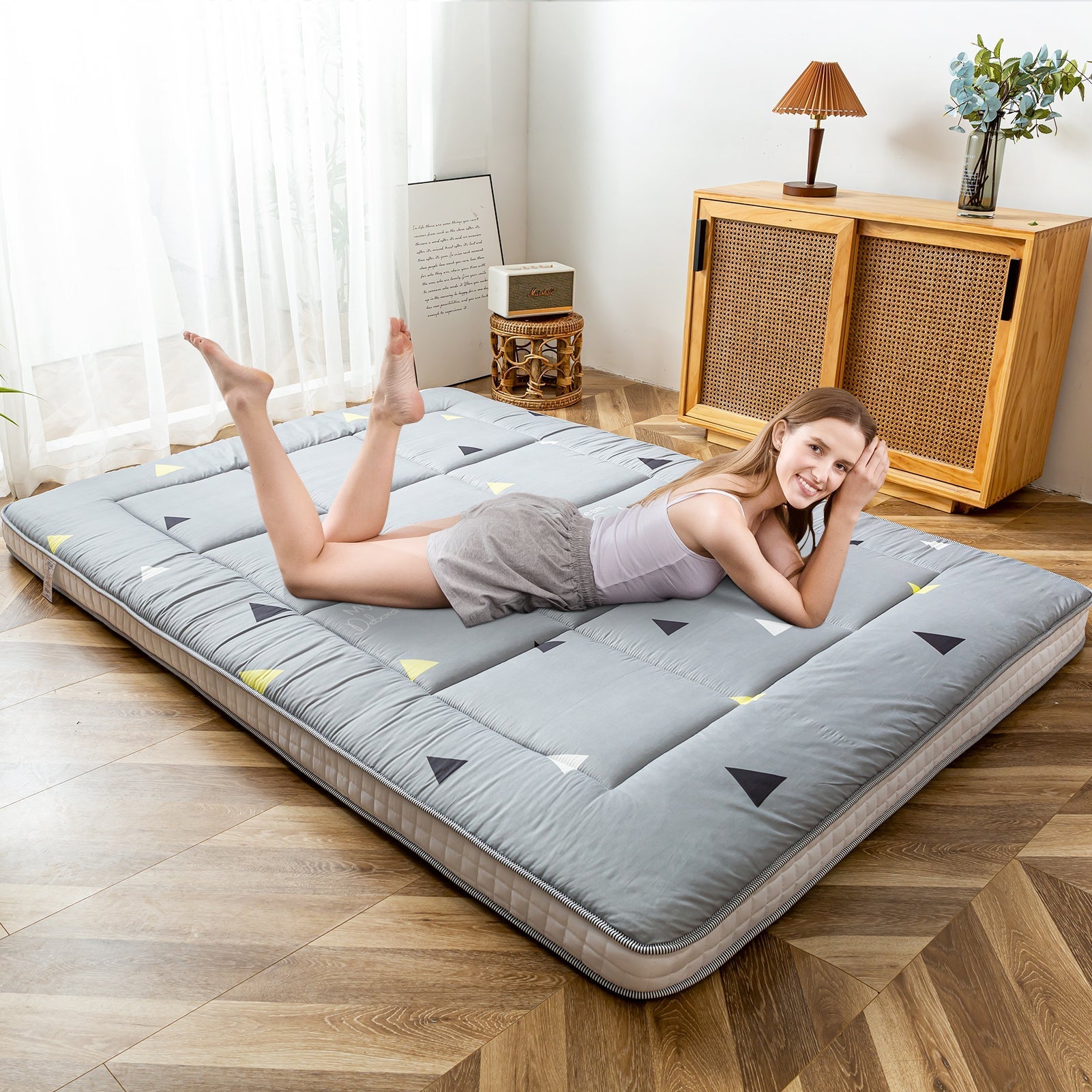 MAXYOYO Padded Japanese Floor Mattress,  Grey Triangle Futon Mattress Extra Thick Folding Sleeping Pad