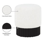 Veranda Ottoman: Luxurious Boucle Fabric Stool with Elegant Solid Wood Base for Modern Interiors