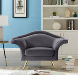 Lips Velvet Chair - Luxurious Boudoir-Inspired Design with Gold Metal Legs for Modern Living Spaces