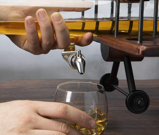 (EU ONLY) Whiskey-Dekanter-Set und Gläser, antikes Holz-Flugzeug