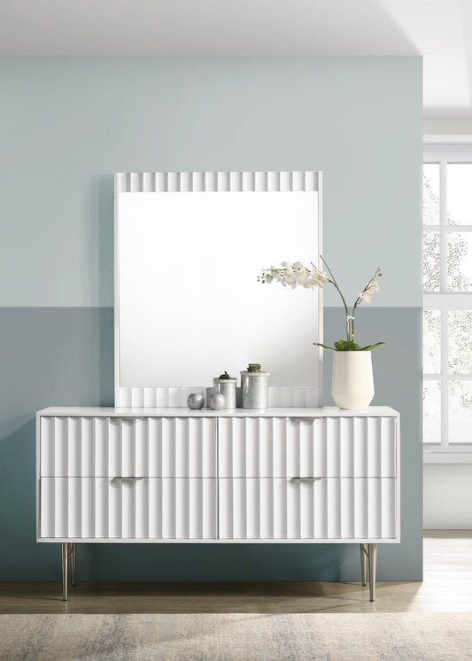 Modernist Glass Mirror - Chic Industrial Style with Sculptural Design for Contemporary Home Decor