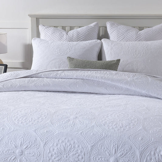 Alban Reversible 3 Piece Medallion Quilt Set