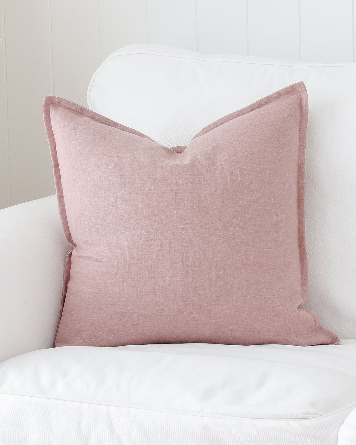 Deco pillow cover with buttons in Woodrose