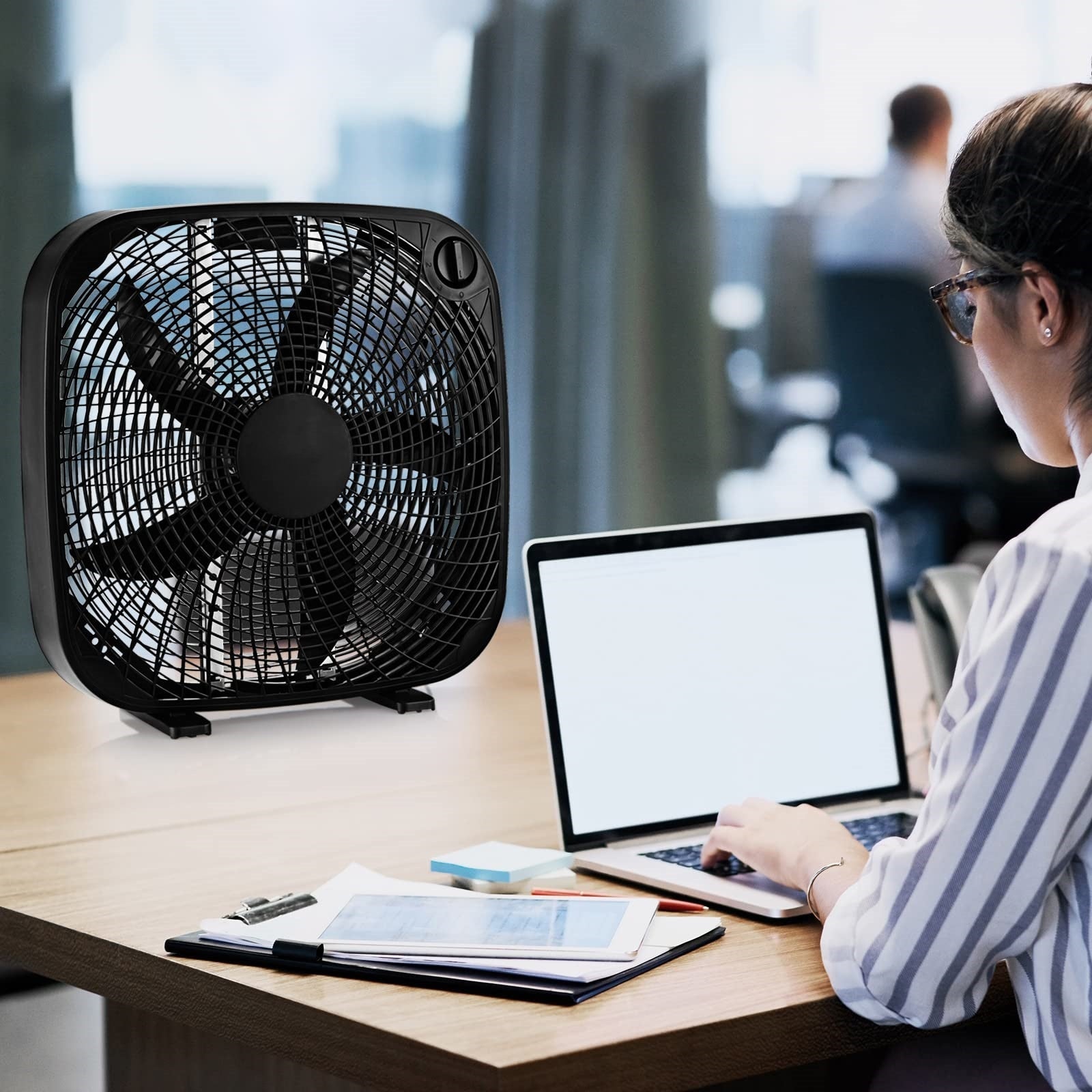 3-Speed Box Fan, 20 inch Floor Fan for Full-Force Circulation with Air Conditioner