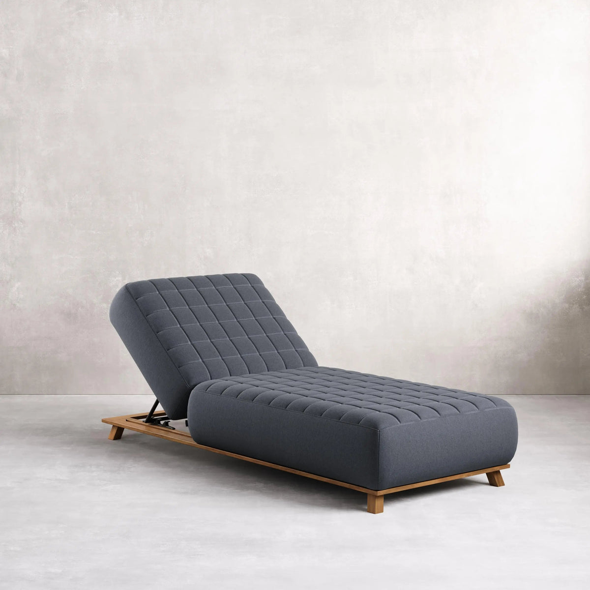 Grasse Outdoor Lounger