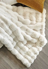 Snug Faux Fur Throw