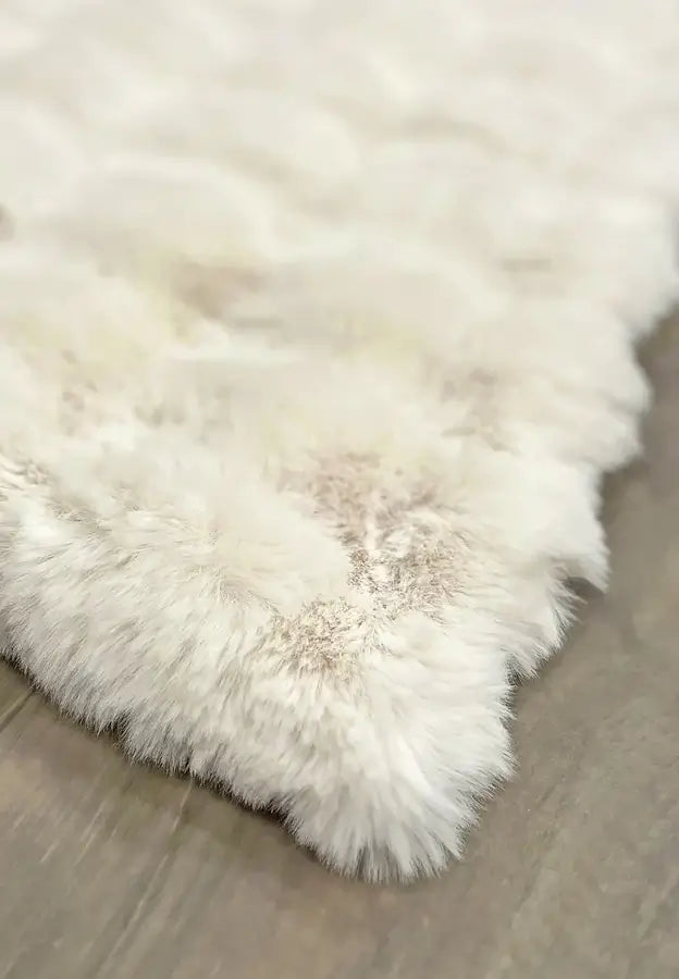 Snug Faux Fur Throw