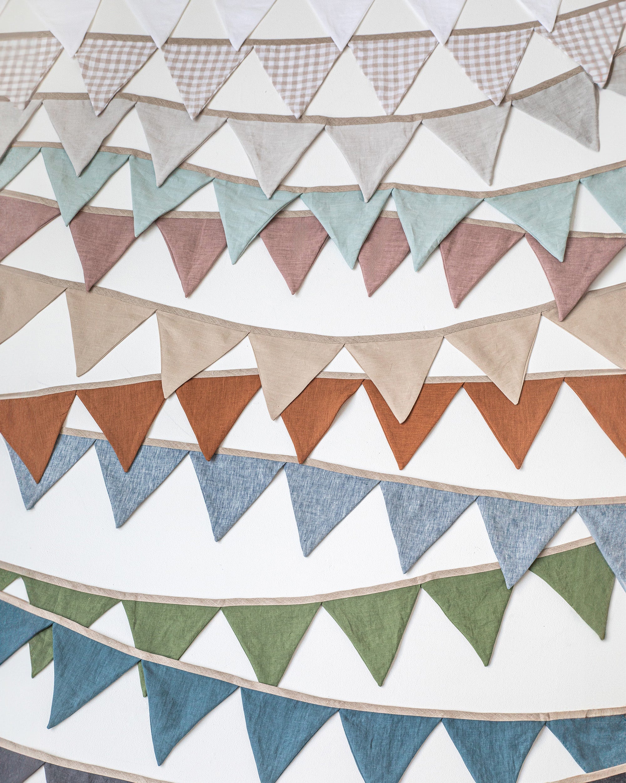 Linen bunting in Natural gingham