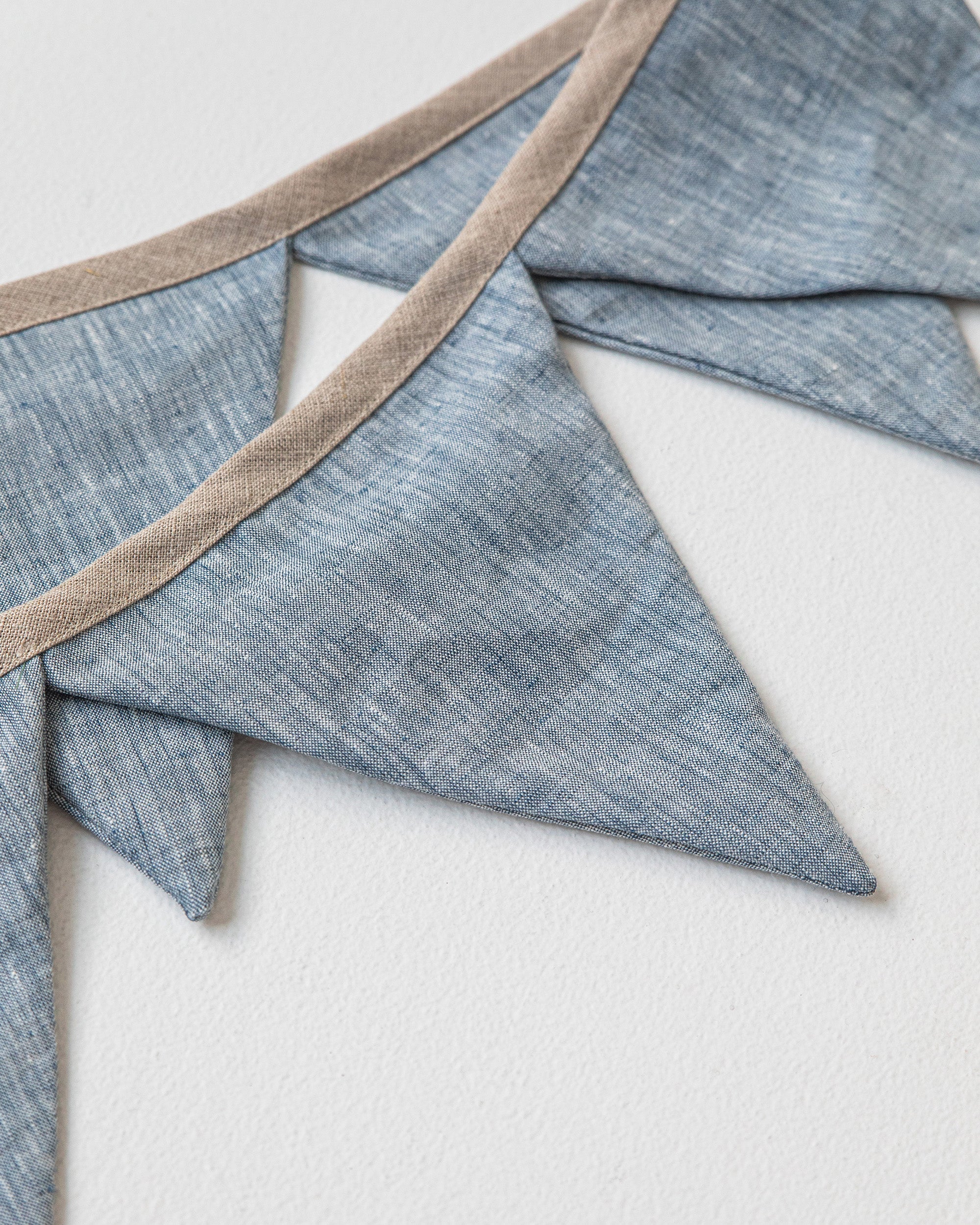 Linen bunting in Blue melange