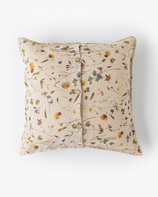 Pillow cover with buttons in Botanical print