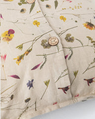 Pillow cover with buttons in Botanical print