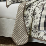 Lyla Floral Print Reversible Quilt Set