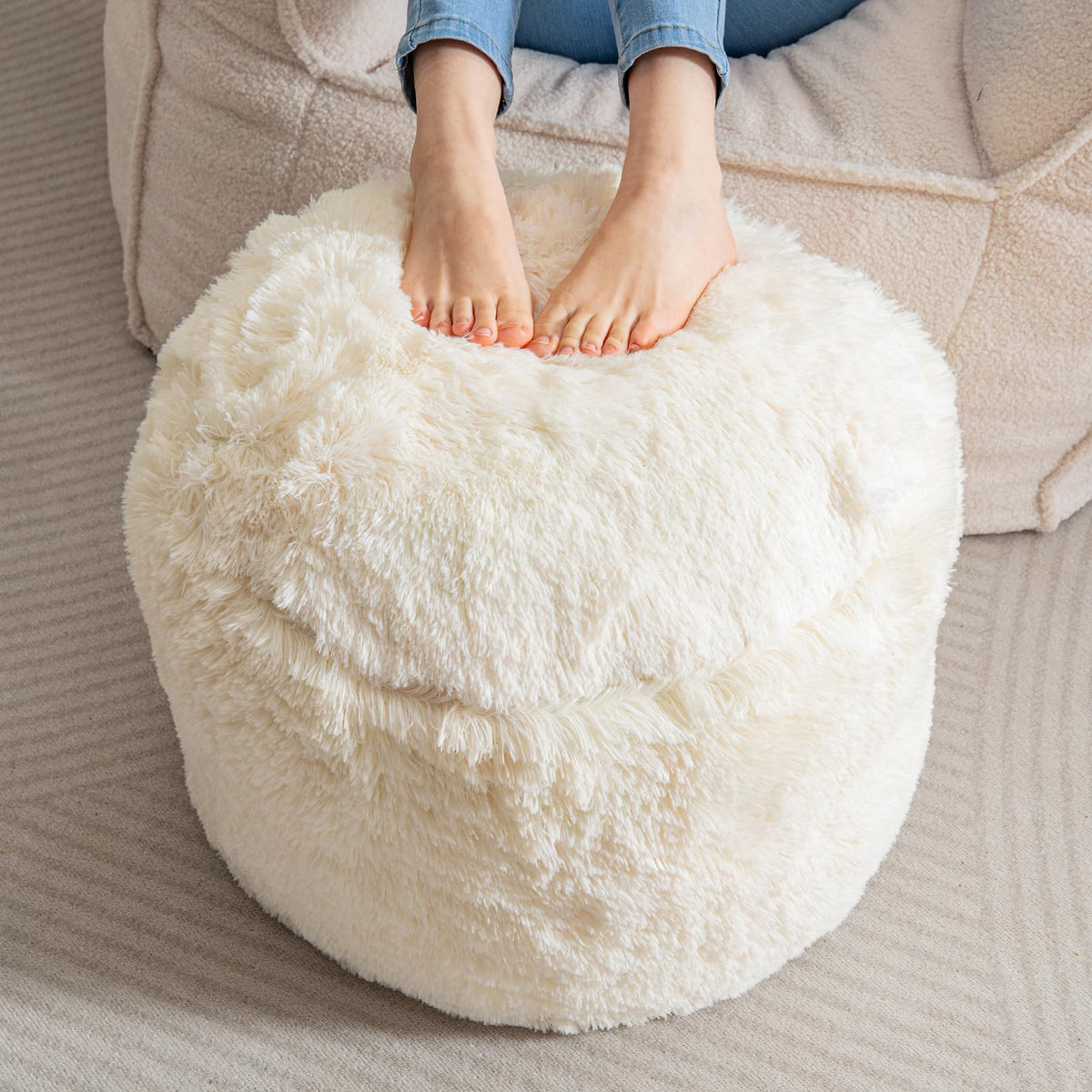 MAXYOYO Round Stuffed Pouf Ottoman, Long Faux Fur Poufs with Foam Chunk Filling, Beige