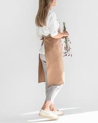 Linen bib apron in Latte