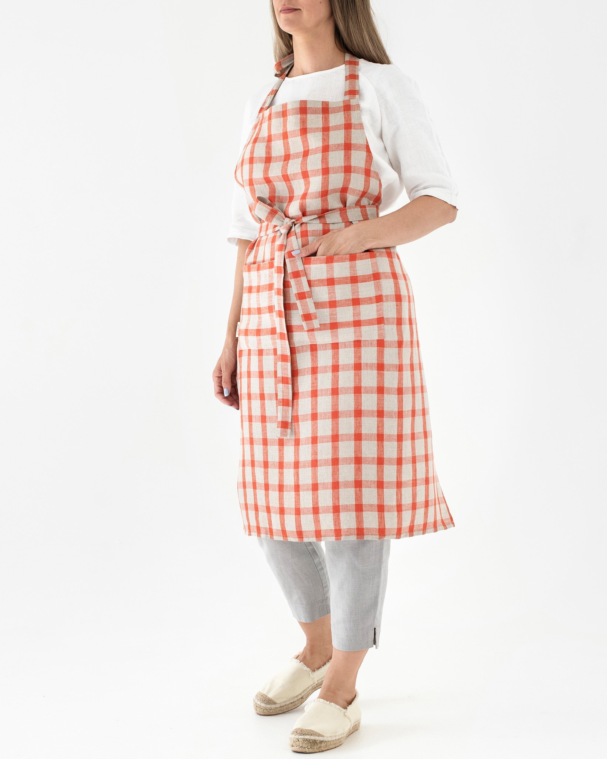 Linen bib apron in Red gingham