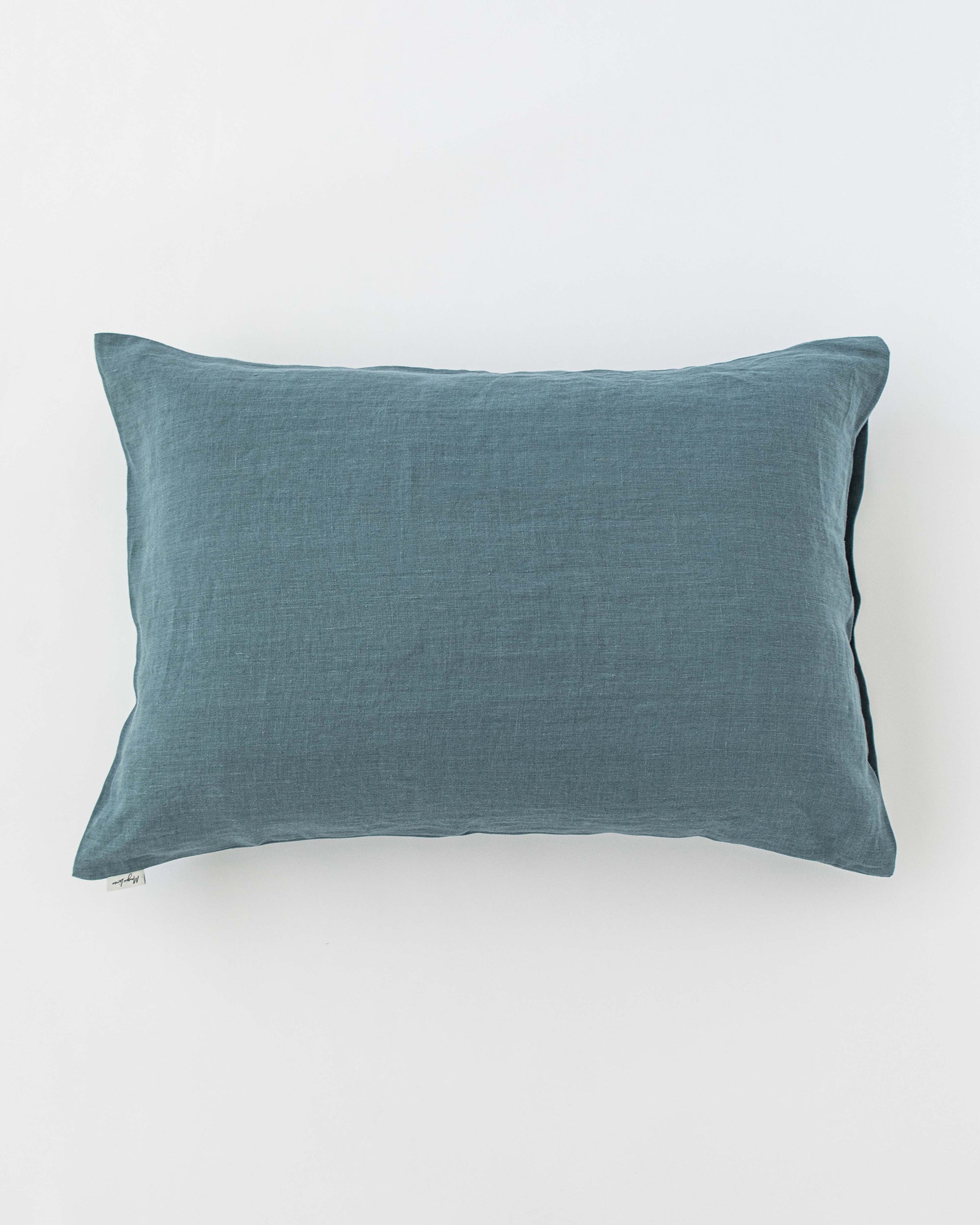 Linen pillowcase with buttons in Gray blue