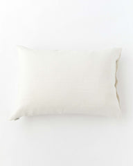 Linen pillowcase with buttons in White