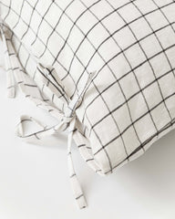 Linen pillowcase with ties in Charcoal grid