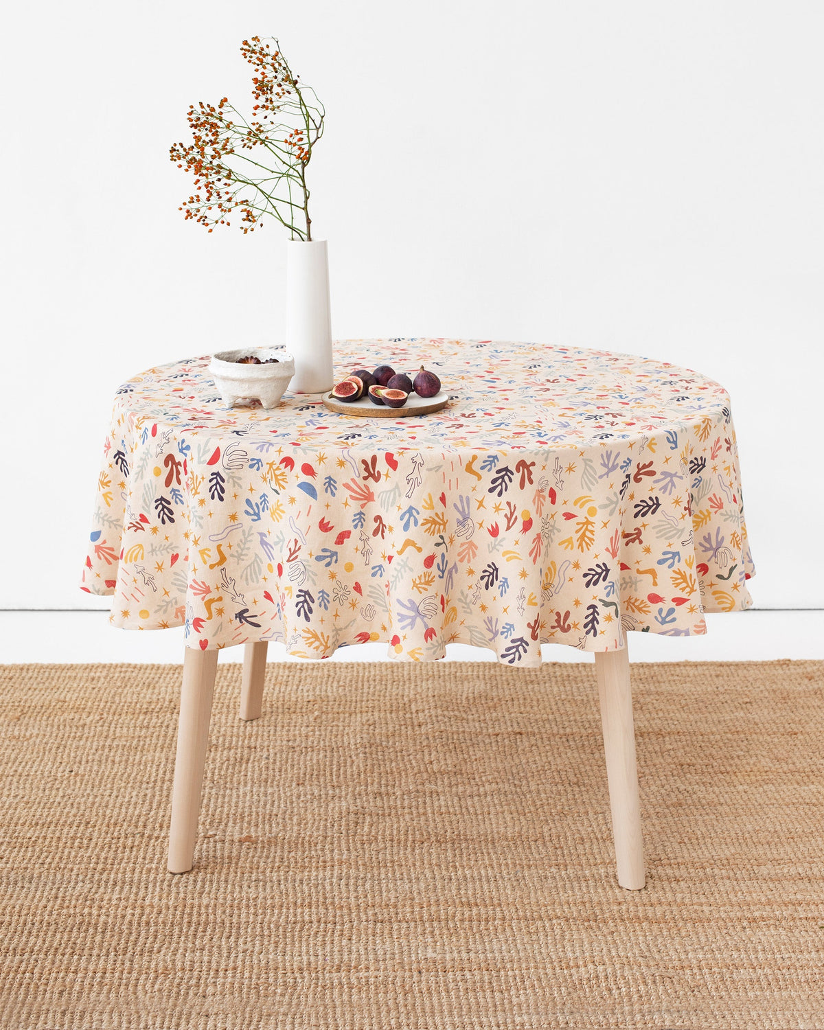 Round linen tablecloth in Abstract print