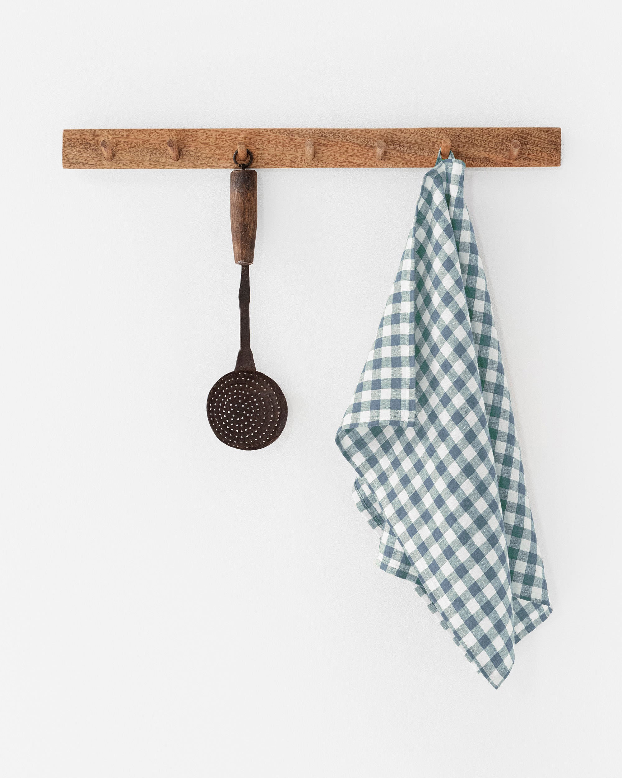 Linen tea towel in Gray blue gingham